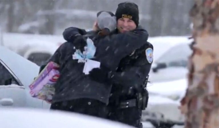 Uplifting Traffic Stop Surprise Spreads Christmas Cheer