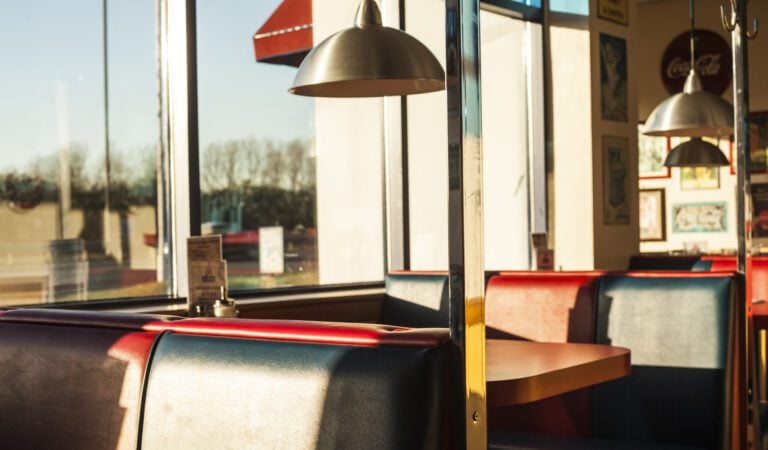 A Life-Changing Tip: How One TikToker Helped an 81-Year-Old Waitress Retire